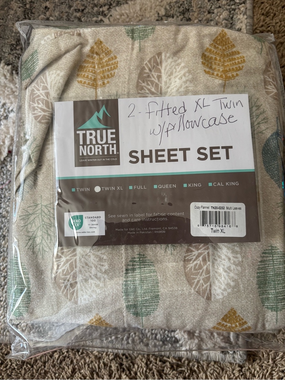 Twin XL Leaf-Print flannel fitted sheets and pillow cases in Beige and Green
